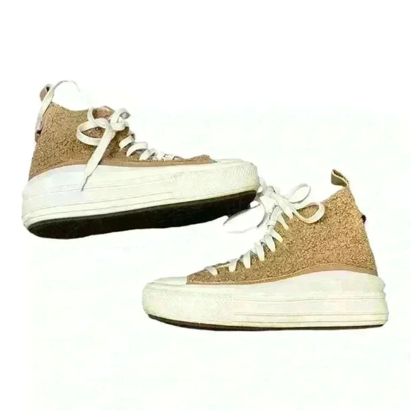 Converse Women’s Chuck Taylor All Star Move Cozy Utility Shoes Tan, size 6 - Picture 2 of 9